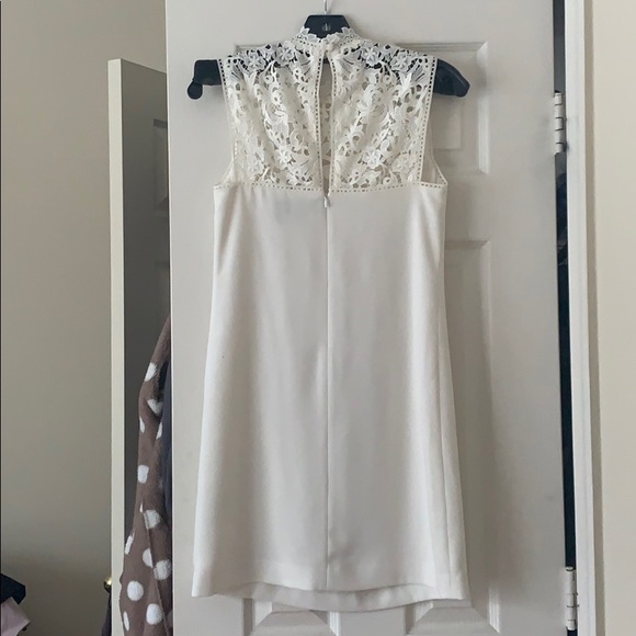 A cute lacey white dress - Picture 2 of 7